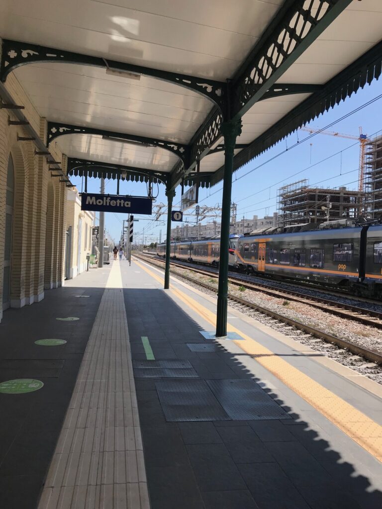 La stazione di Molfetta in una giornata di sole